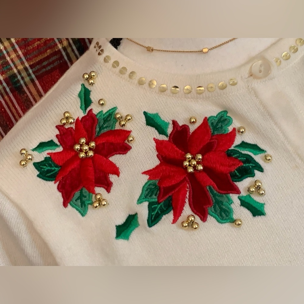 C B PETITE CAREER STITCHED & BEADED POINSETTIA CARDIGAN - PM - Picture 4 of 5